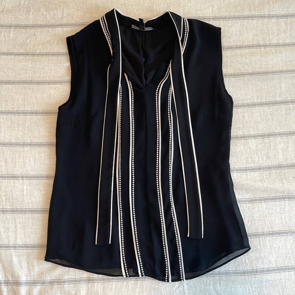 Sleeveless blouse